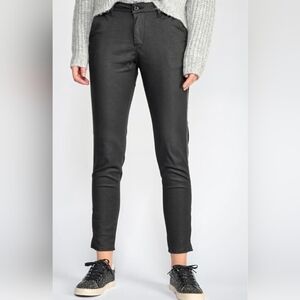 KHAKI SKINNY JEANS SIZE MEDIUM/LARGE